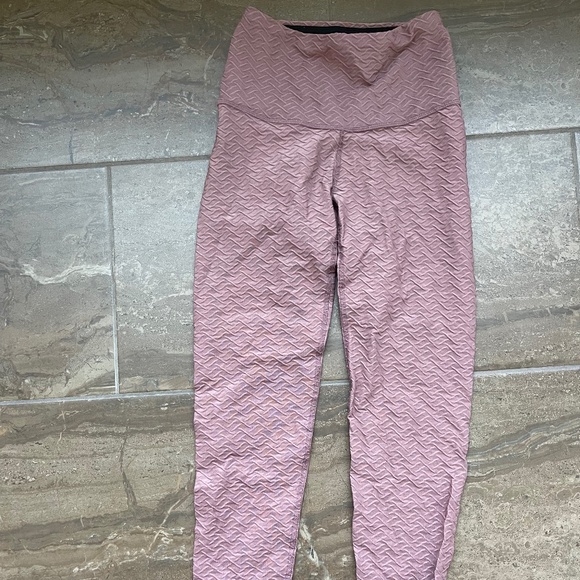Pink Textured Leggings - Picture 1 of 1